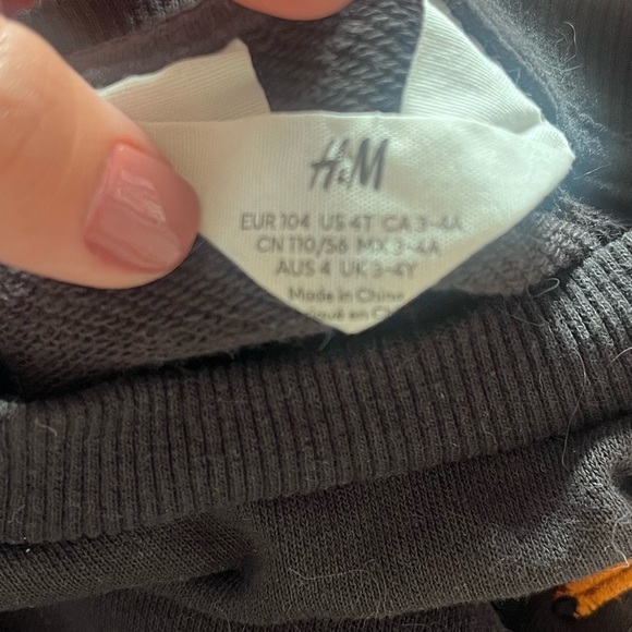 H&M Black Deer Graphic Sweatshirt - Picture 2 of 2